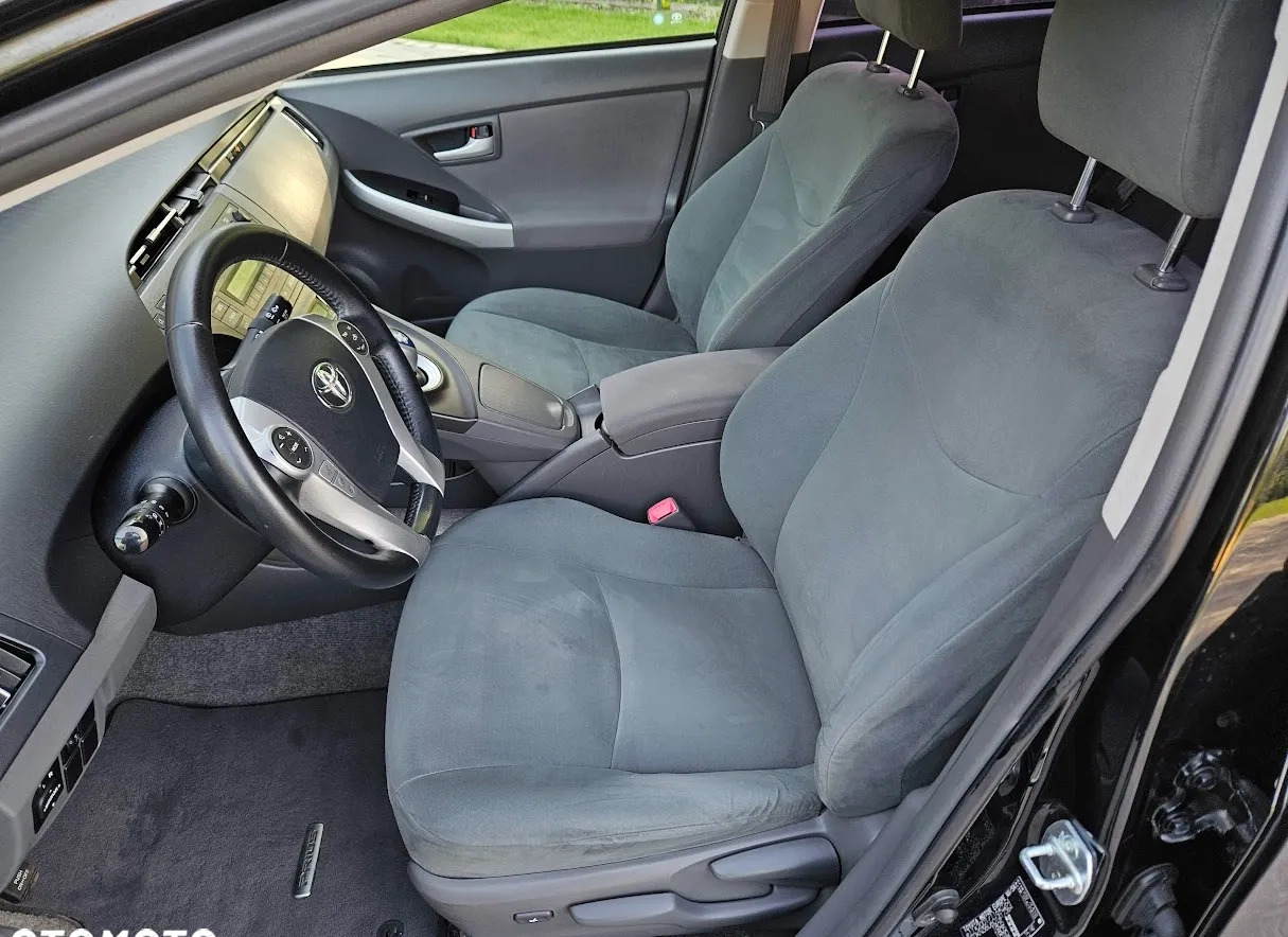 Toyota Prius cena 35800 przebieg: 340000, rok produkcji 2011 z Pionki małe 301